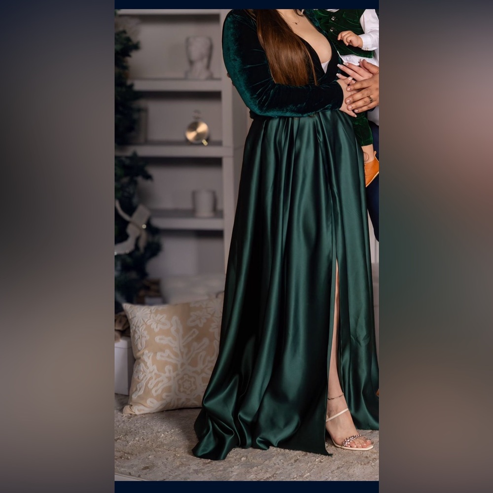 Amazon Emerald Green Satin Long Sleeve Dress
